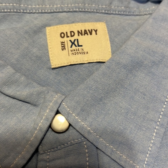 Old Navy short sleeve shirt - Picture 2 of 2